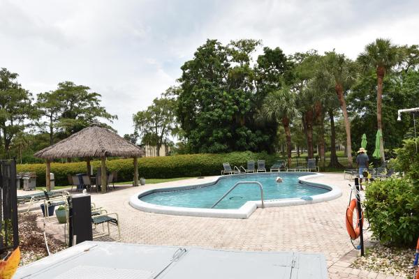 The Greens Of Inverrary, 6020 NW 44th St #304, Lauderhill, Florida 33319, image 2