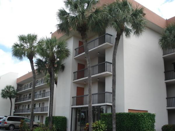 5917 Via Vermilya #408, Lake Worth, Florida 33462, image 2
