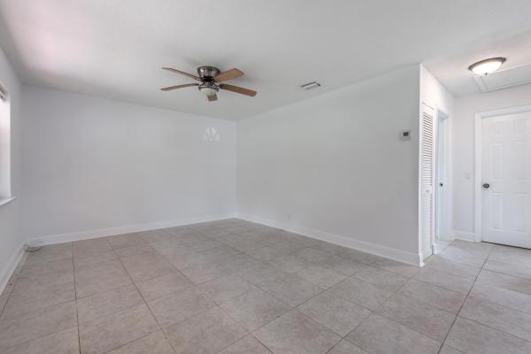 925 S Pine St, Lake Worth, Florida 33460, image 1