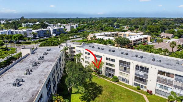 3186 Via Poinciana #114, Lake Worth, Florida 33467, image 2