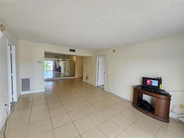 The Manors Of Inverrary, 4172 Inverrary Dr #410, Lauderhill, Florida 33319, image 3