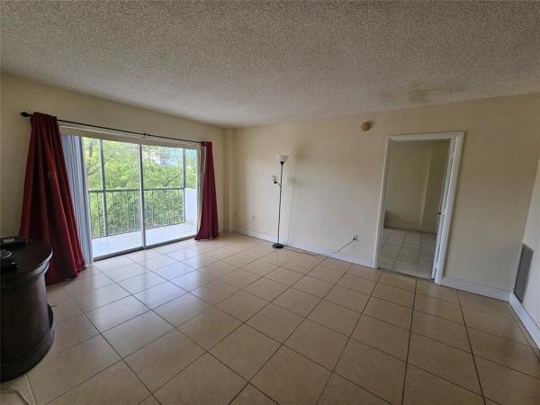 The Manors Of Inverrary, 4172 Inverrary Dr #410, Lauderhill, Florida 33319, image 2