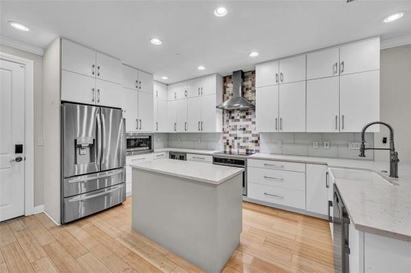 Pineapple Place, 1617 NE 2nd Ct, Fort Lauderdale, Florida 33301, image 2