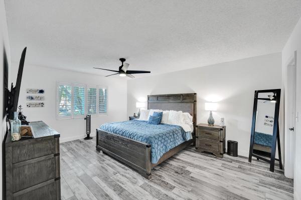 Manor Grove Village, 1930 NE 2nd Ave #216L, Wilton Manors, Florida 33305, image 3
