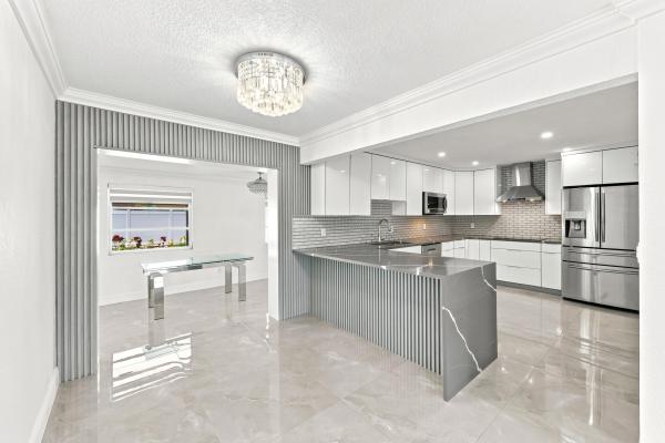 Cresthaven Of Palm Beach, 2649 Cedarcrest Rd, West Palm Beach, Florida 33415, image 2