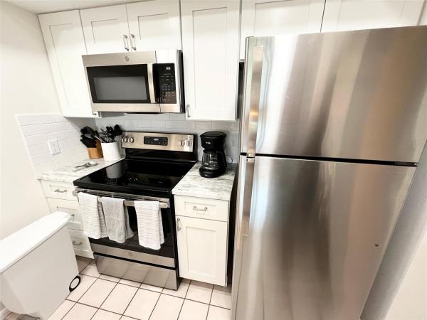 40 NE Plantation Rd #410, Fort Pierce, Florida 34996, image 3