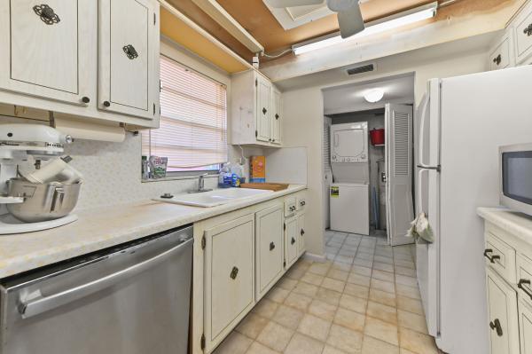 22 Golfs Edge, West Palm Beach, Florida 33417, image 2