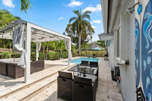 Country Club Homes, 1243 Garfield St, Hollywood, Florida 33019, image 2