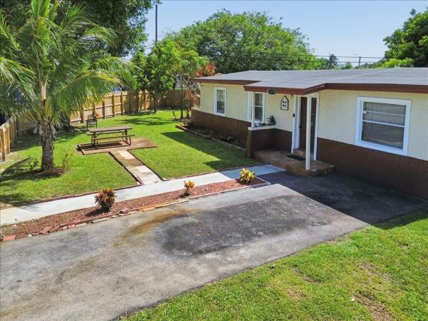 Lauderdale Manors, 1313 NW 13th Ct, Fort Lauderdale, Florida 33311, image 2
