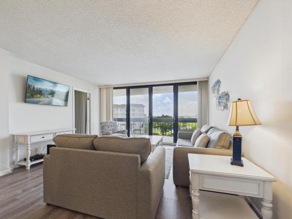Lincoln Tower, 2400 Presidential Way #704, West Palm Beach, Florida 33401, image 2