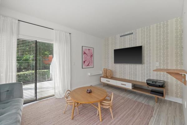Golf Cottages, 11355 Pond View Dr #D104, Wellington, Florida 33414, image 2