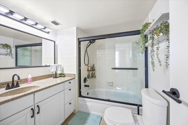Rolling Hills Golf And Tennis Club, 3100 W Rolling Hills Cir #707, Davie, Florida 33328, image 2
