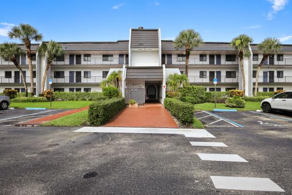 4230 Deste Ct #303, Lake Worth, Florida 33467, image 2