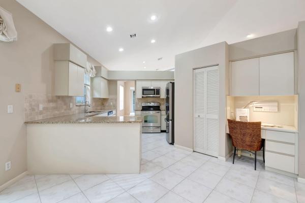 Brookside At Indian Spring, 11081 Springbrook Cir, Boynton Beach, Florida 33437, image 2