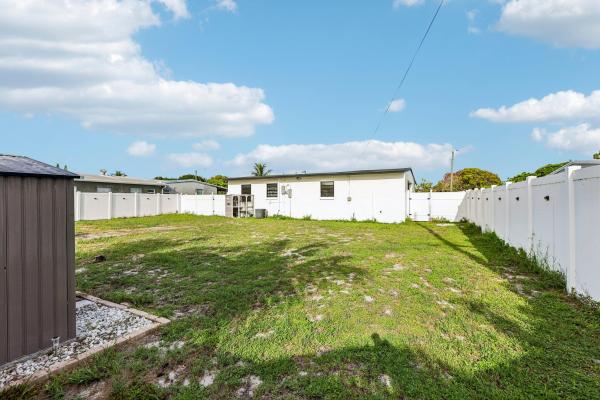 Lauderdale Manors, 1200 NW 19th Ave, Fort Lauderdale, Florida 33311, image 1