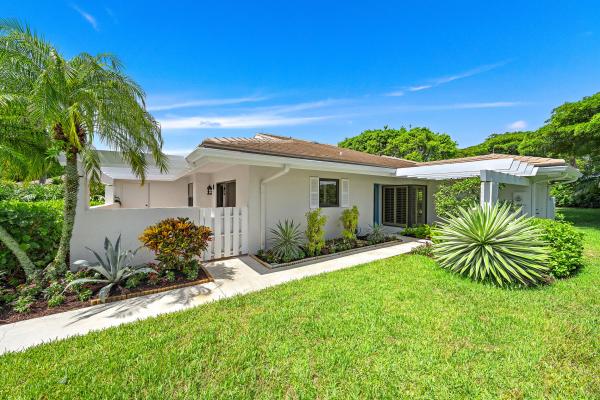 Windward Village At Jonathan's Landing, 3644 Freshwater Dr, Jupiter, Florida 33477, image 2