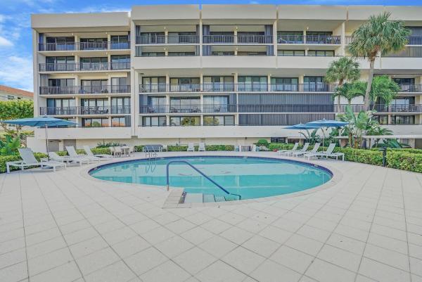 Yacht & Racquet Club Of Boca Raton, 2697 N Ocean Blvd #3030, Boca Raton, Florida 33431, image 3