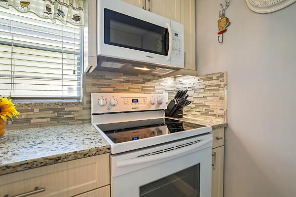 308 Saxony G, Delray Beach, Florida 33446, image 3