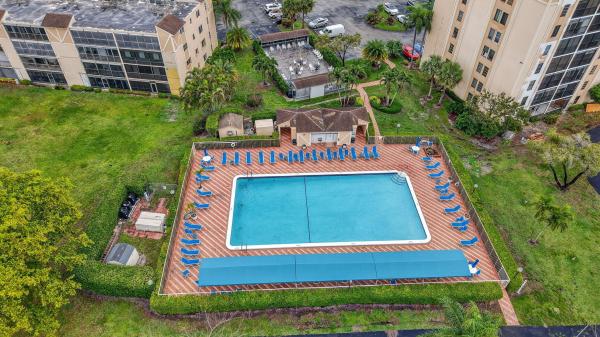 Huntington Lakes 2, 6866 Huntington Ln #607, Delray Beach, Florida 33446, image 1