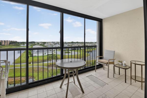 Huntington Lakes 2, 6866 Huntington Ln #607, Delray Beach, Florida 33446, image 2