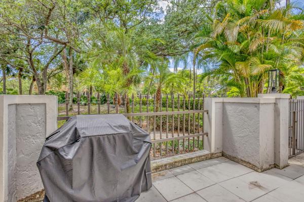 Prestwick Chase, 355 Prestwick Cir #4, Palm Beach Gardens, Florida 33418, image 3