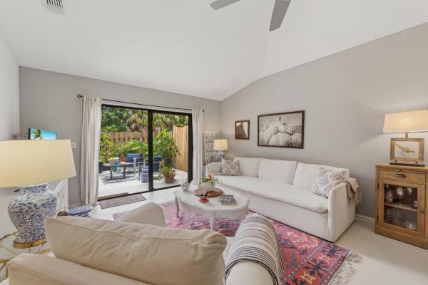 Cinnamon, 5137 Thyme Dr, Palm Beach Gardens, Florida 33418, image 2