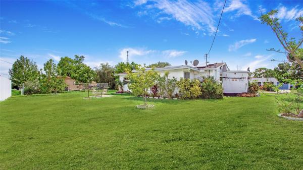 515 York Rd, Lehigh Acres, Florida 33936, image 2