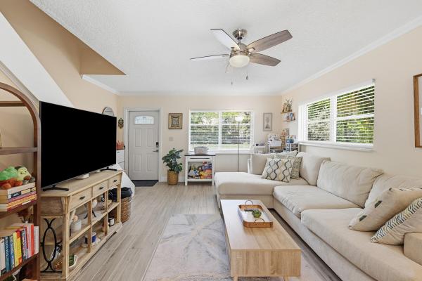 Manor Grove Village, 47 NE 20th Ct #1H, Wilton Manors, Florida 33305, image 3
