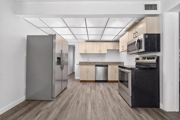 Coconut Creek Residential, 292 Sunshine Dr, Coconut Creek, Florida 33066, image 3