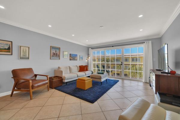 Pine Crest Village At Victoria Park, 1501 E Broward Blvd #810, Fort Lauderdale, Florida 33301, image 3