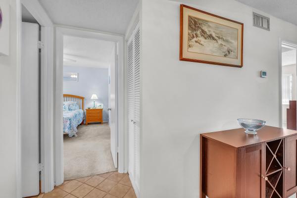 210 Lake Evelyn Dr, West Palm Beach, Florida 33411, image 2