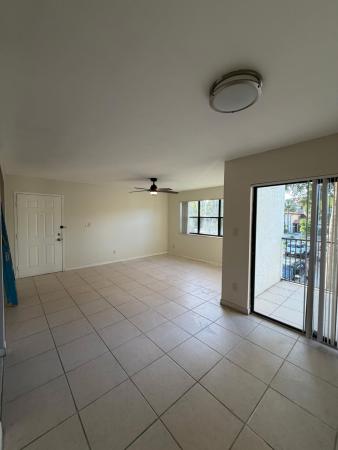 Hollywood Parc, 540 S Park Rd #25-9, Hollywood, Florida 33021, image 2