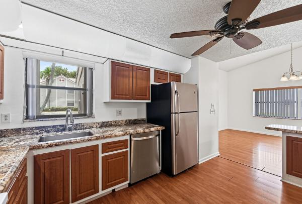 Royal Grenadier, 9641 Riverside Dr #1F, Coral Springs, Florida 33071, image 2