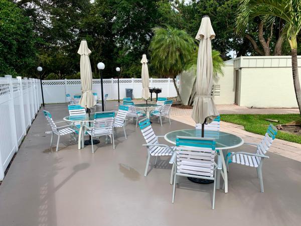 Rolling Hills Golf And Tennis Club, 3100 W Rolling Hills Cir #309, Davie, Florida 33328, image 3