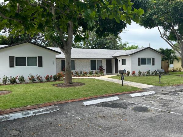 Seacrest Estates, 192 SE 27th Ct, Boynton Beach, Florida 33435, image 2