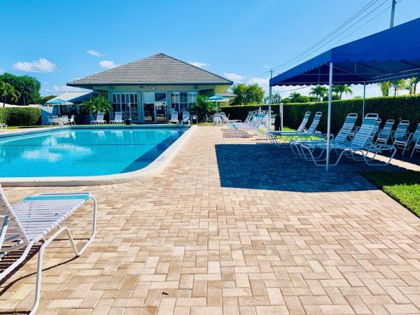 Leisureville Lake, 1113 Lake Ter #107, Boynton Beach, Florida 33426, image 3
