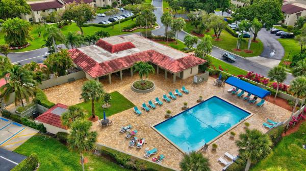 21214 Lago Cir #8B, Boca Raton, Florida 33433, image 2