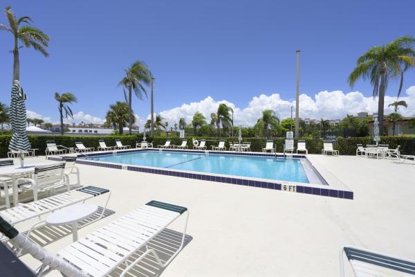 Villas On The Green, 717 S Us Highway 1 #304, Jupiter, Florida 33477, image 2