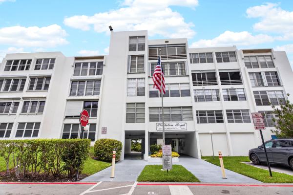 Plantation Royal, 6903 Cypress Rd #B23, Plantation, Florida 33317, image 1