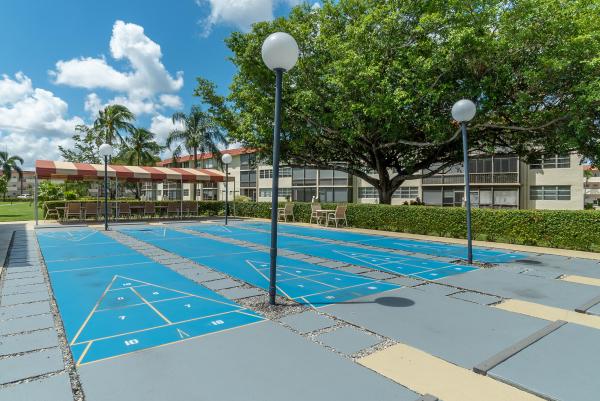 Hollybrook Golf & Tennis Club, 9200 N Hollybrook Lake Dr #310, Pembroke Pines, Florida 33025, image 3
