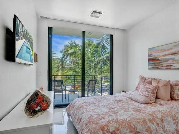 Livermore Estates, 2514 NE 21st St #A, Fort Lauderdale, Florida 33305, image 1