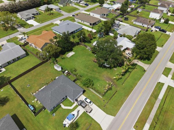 Riverview, 719 SE Thornhill Dr, Port St. Lucie, Florida 34983, image 2