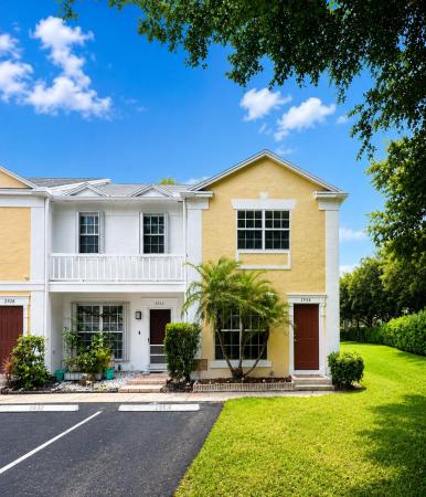Crown Colony, 2936 Belmont Ln, Cooper City, Florida 33026, image 3