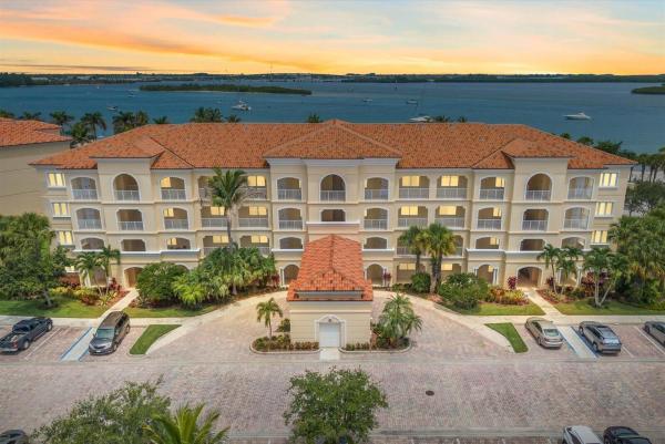 Harbour Isle West, 36 Harbour Isle Dr #104, Fort Pierce, Florida 34949, image 2