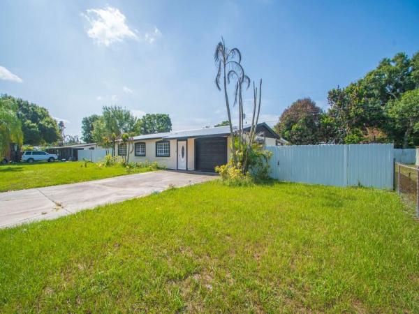 Palm Gardens, 355 Johnston St, Fort Pierce, Florida 34982, image 3