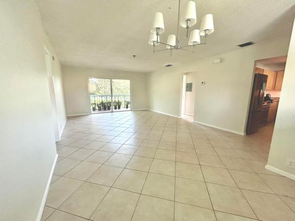 421 S Lakeside Dr #7, Lake Worth, Florida 33460, image 2