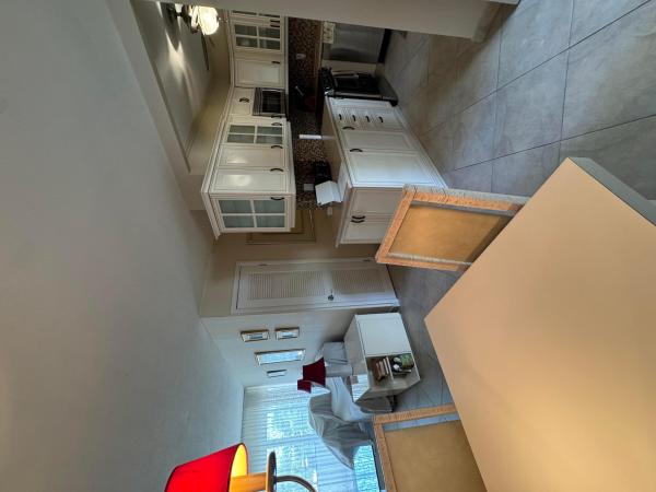 Kings Point Imperial, 220 Kings Point Dr #210, Sunny Isles Beach, Florida 33160, image 2