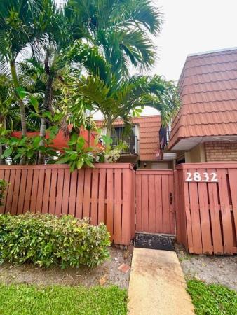 Waterford Courtyards At Crystal Lakes North, 2832 SW 12th St, Deerfield Beach, Florida 33442, image 3
