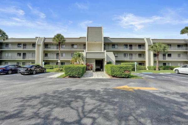 4100 Tivoli Ct #304, Lake Worth, Florida 33467, image 1