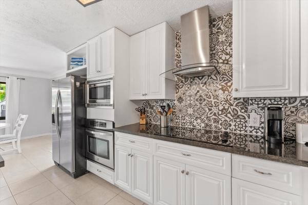Mangrove Walk, 728 NE 9th Ave, Boynton Beach, Florida 33435, image 1
